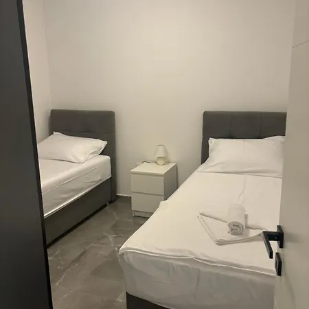 Apartman Tini 3 *